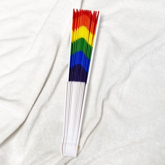 Rainbow Fan - Picture 4 of 5